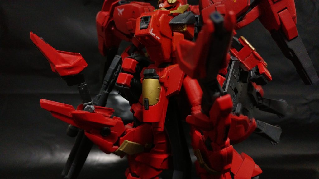 隠し腕。
一応サーベルエフェクトを先端に
取り付けられます。