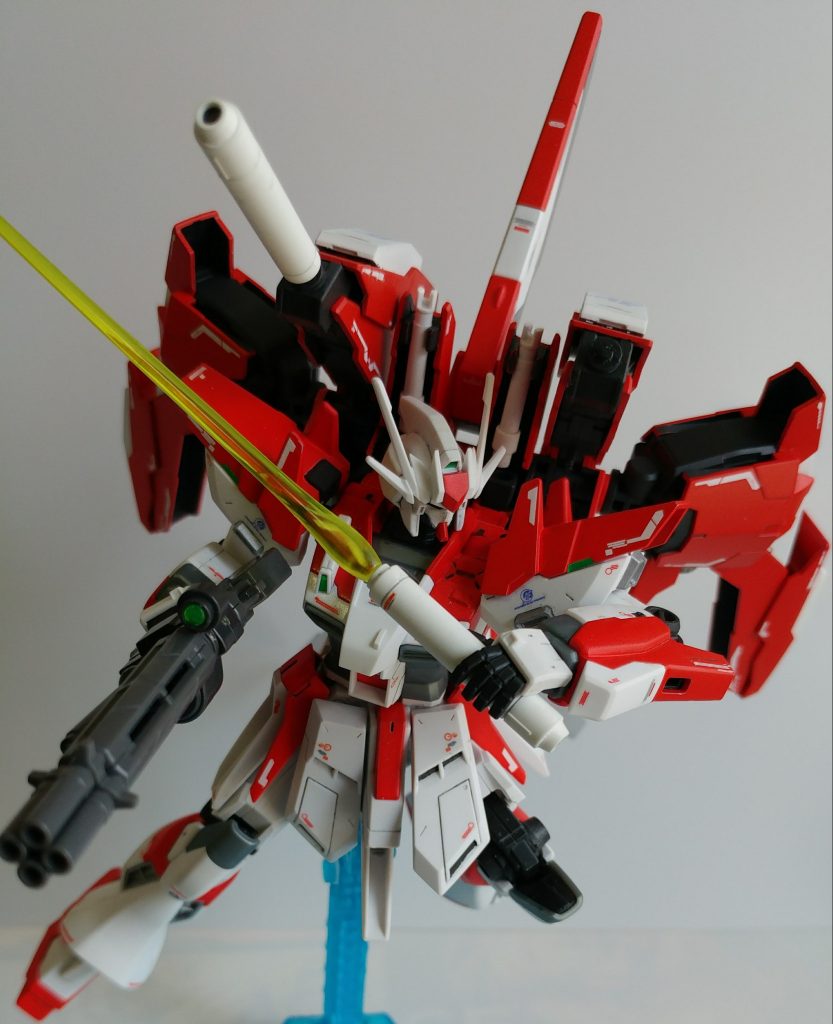 ハンドパーツはHi-νのものの他に角度付きの持ち手やトライオン3のサーベル持ち手と握り手、SEEDカスタムキットから力の入った開き手を用意して写真撮影やブンドドが捗るようにしました。