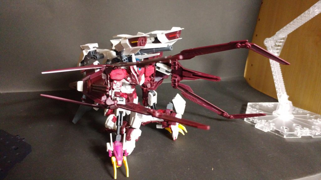 フルバーストもといタンク形態
素材にリバーシブルガンダムが使われているので、形をリスペクト