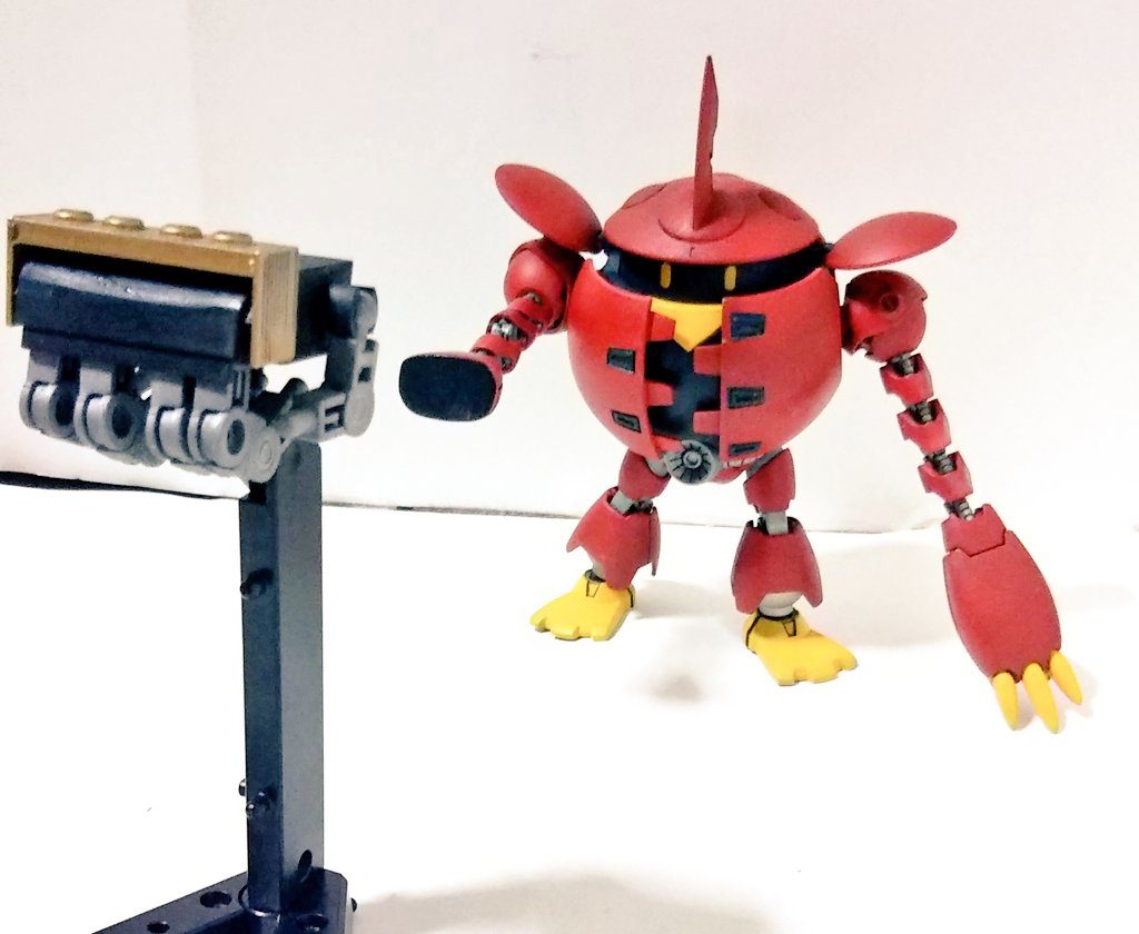 大きな手首って言ったらロケットパンチですよね。本家の手首はウォドムの手首でしたがあるわけもなく、そんな感じで作りました。