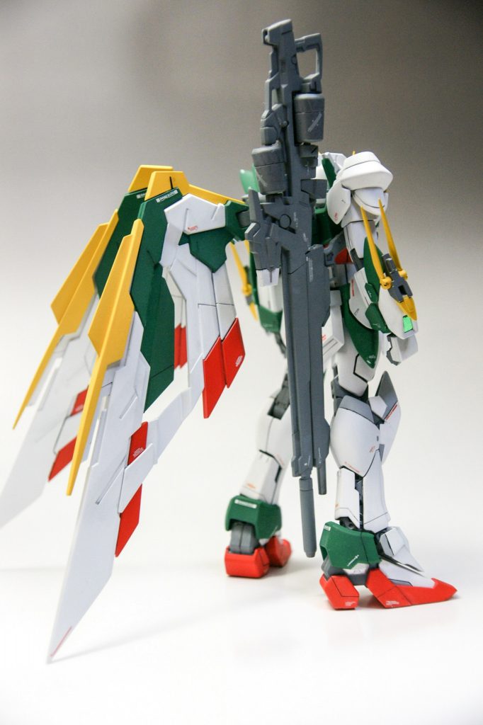 ビームライフルを懸架可能です(外した写真無いですが…)