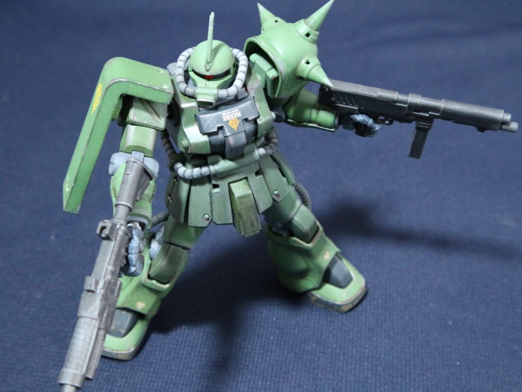 ビルダーズパーツのアンテナとスパイクを使ったほか何ヵ所かピンバイスで開口させた程度で、大掛かりな改造はしていません