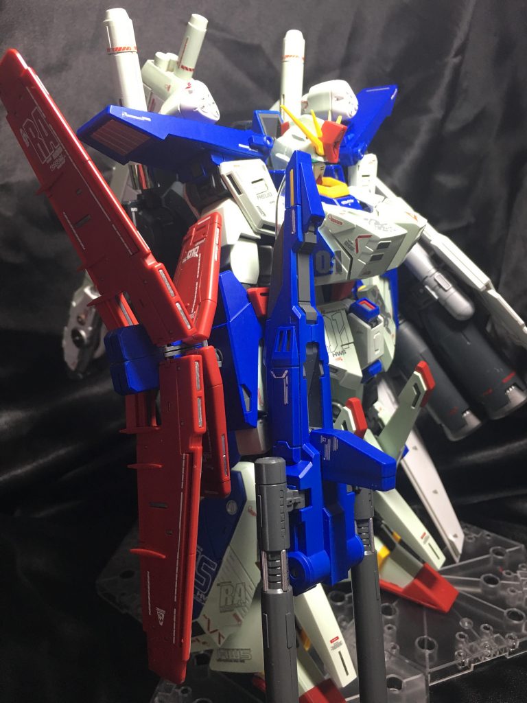 ウイングシールドは4枚結合でスラスター兼のツインメガ粒子砲脇にプロペラント・タンクを2本増設しました