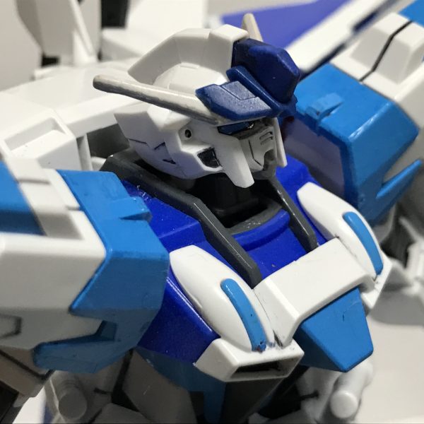 ヘヴンズブルーガンダム(スカイモード)