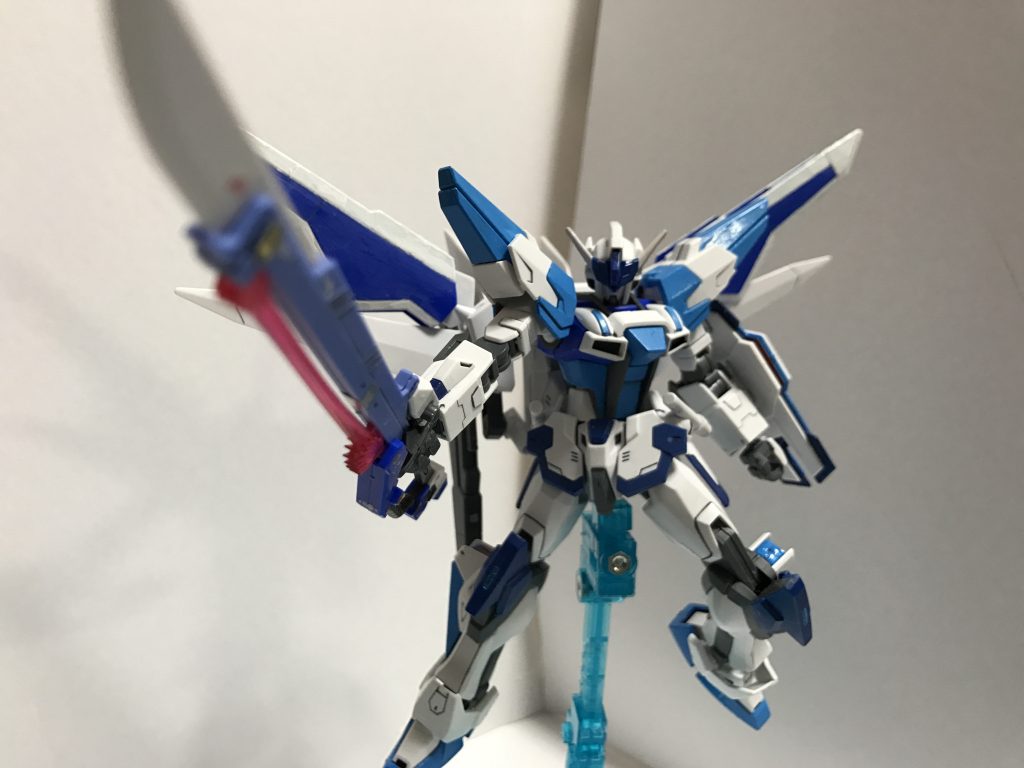 【対艦刀シュベルトゲベール】
ソードストライカーと同様のものであり、大振りの大剣。
パイロットの戦闘スタイルから、この武器を好んで使用する。