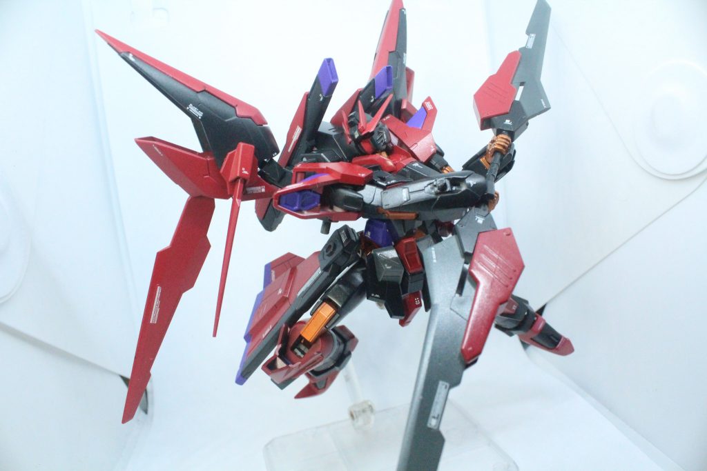 Hi‐νヴレイブからヴレイブブレイド(勝手に命名)
Hi‐νヴレイブ同様ビームサーベルの柄と合体させて使用する
元はストライクフリーダムのビームサーベルなので連結させることができる