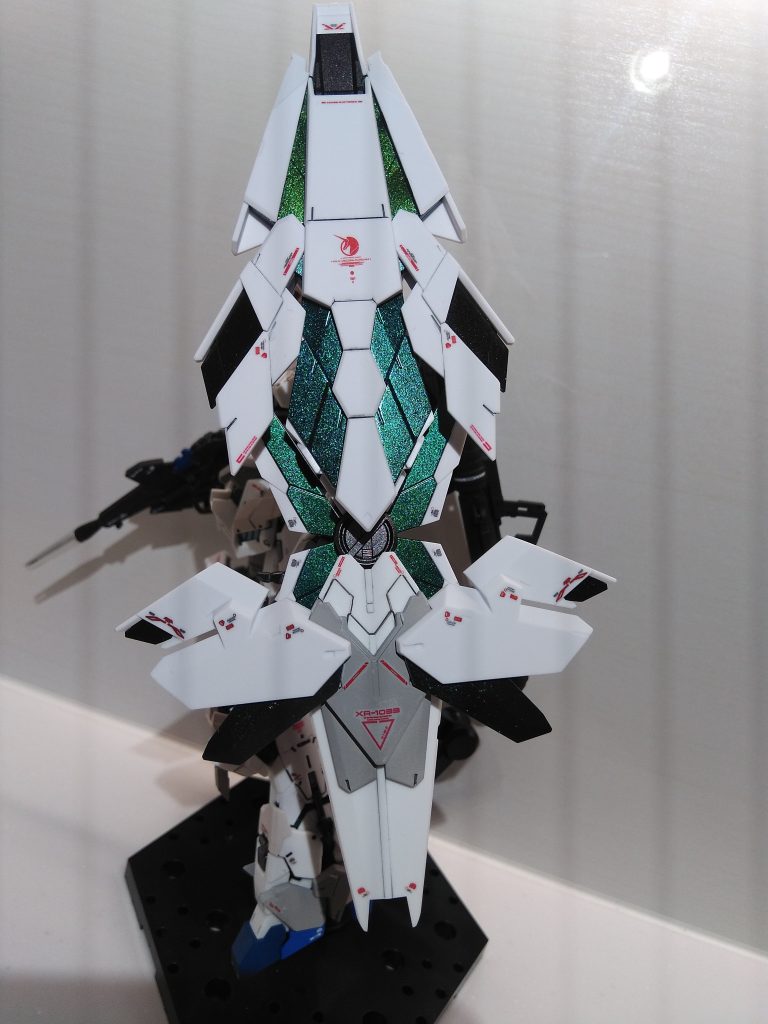 クリスタルカラーのトルマリングリーンとターコイズグリーンで塗り分けてます。
写真だと、あんまり違いがわからん(^_^;)