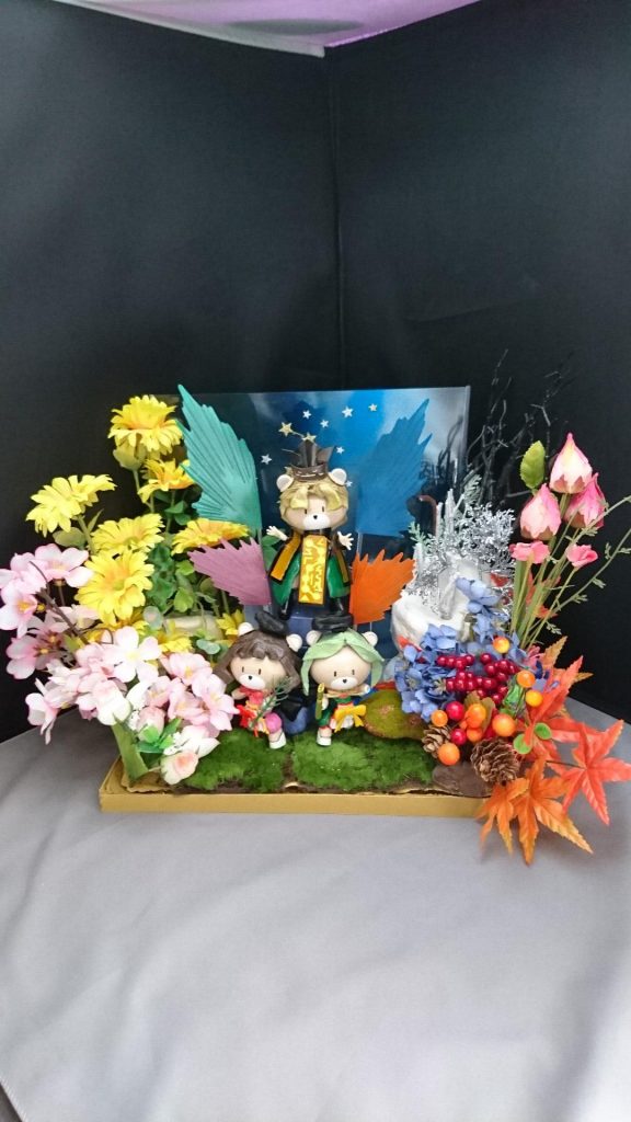 正面です!今回はプラモデルだけではなく、季節をテーマにして花や雪等を付け加えています。