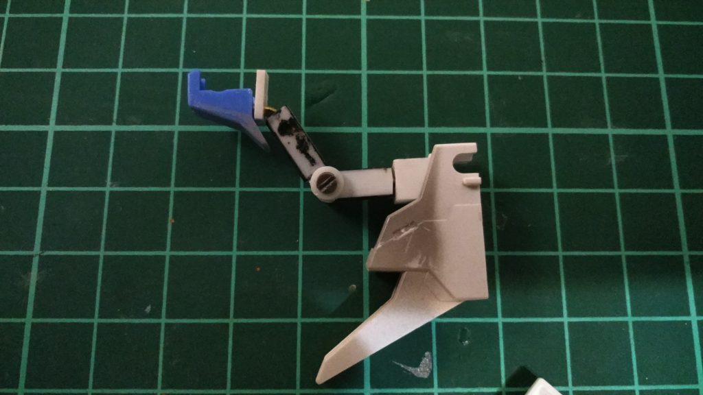 プラバンでサブアーム制作,中身は1.5mmの真鍮線.