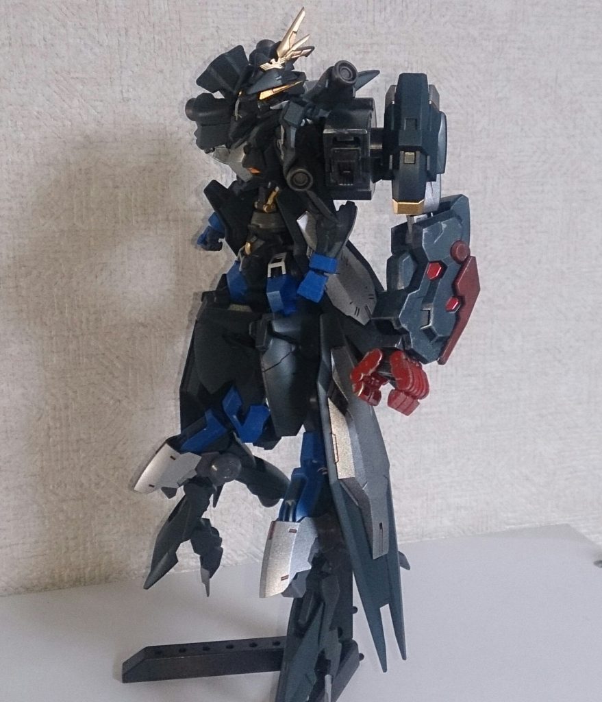 左から。
ダンタリオンをベースにジュリアのパーツを着せた感じにしてます。腰もレギンフレームとアームアームズで延長。