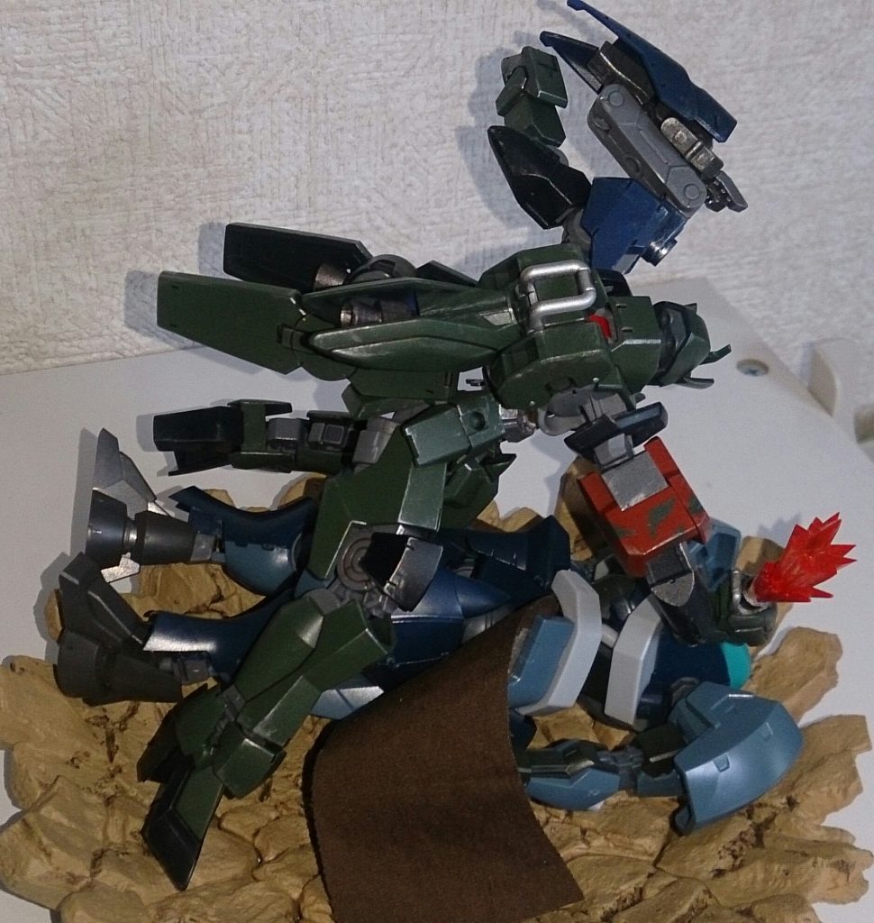 「オリャァー!」
ドゴォーン