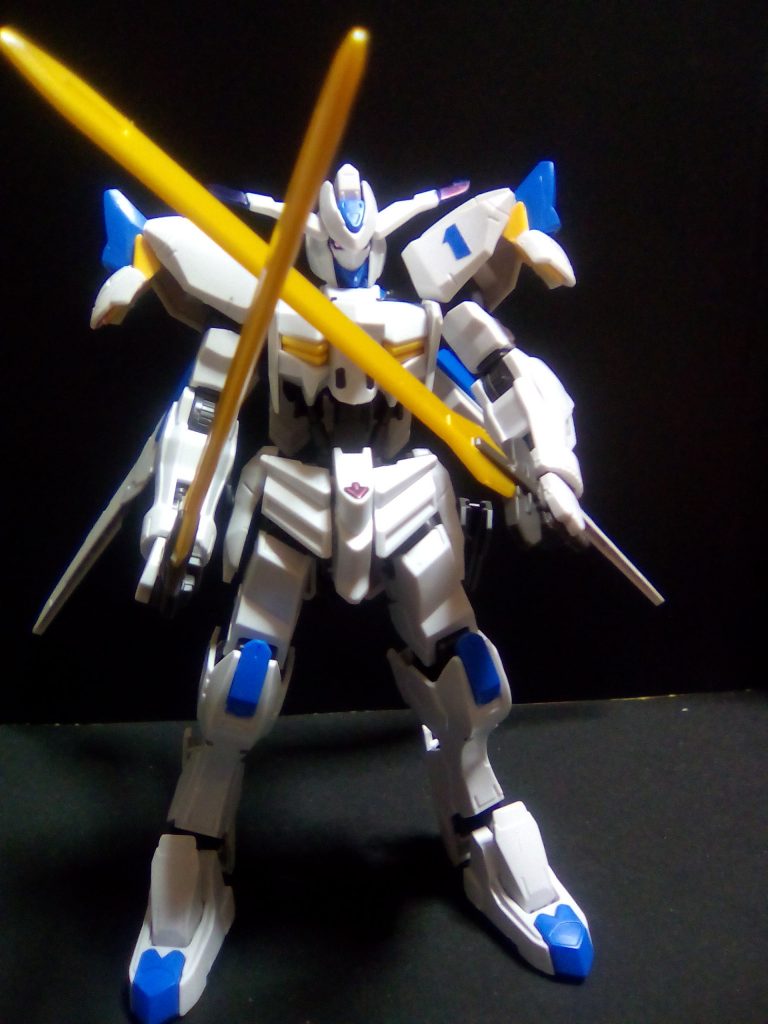 まずは元々のガンダムバエルです。
 すでに作業にかかっていた関係上、肩のエンブレムが数字になってしまっているのは見逃してください。