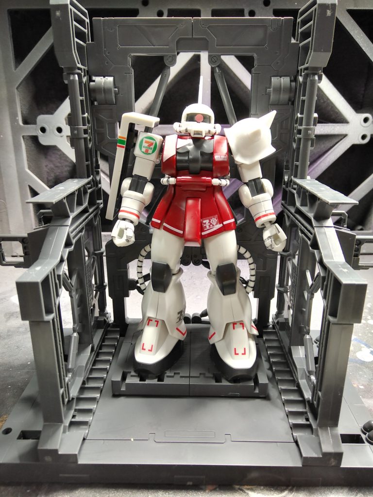 システムベースも積んでいたので組み立てる。コイツは塗装した方がカッコイイかな