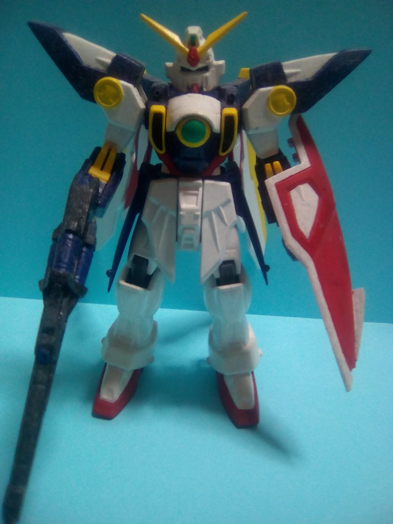 今あらためて見ると唯一の失敗点が両肩の黄色い丸です。
本来ならば丸の中に黒い部分があるはずなのですが、忘れています(笑)。
今なら「面倒くさいから」とか言ってそうですが、この頃の私なら絶対に手直ししたはずなので。