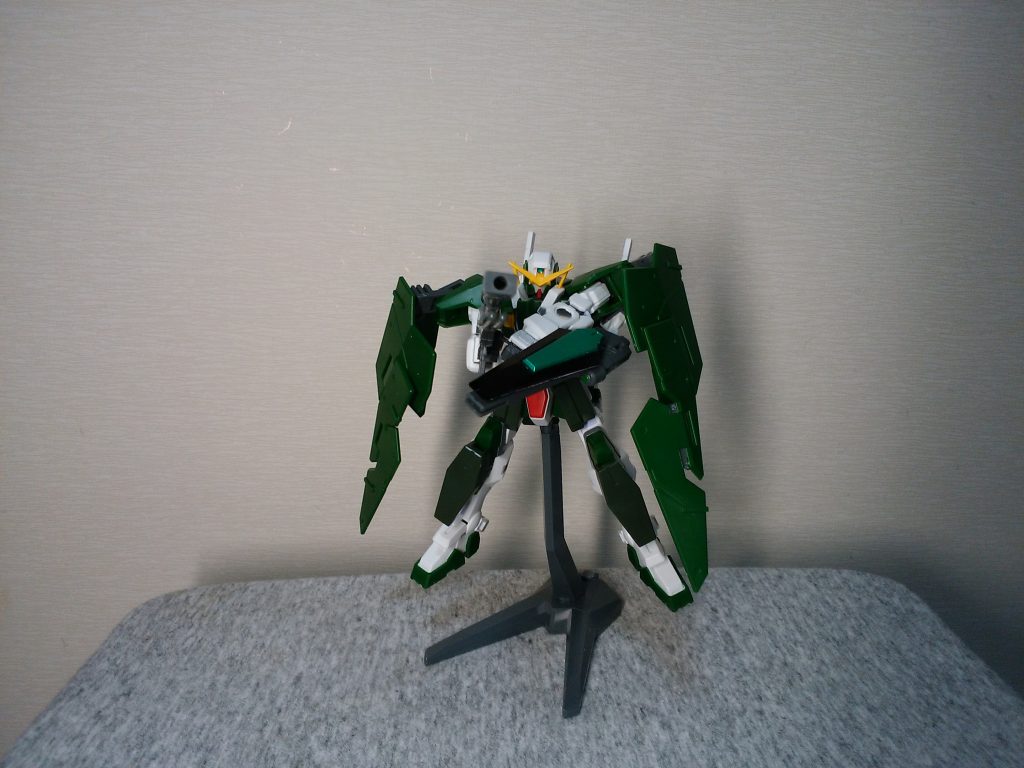 武装追加をしたがデュナメスの特性である精密射撃はきちんと残してあるのでこのように射撃ポーズを取らせることも可