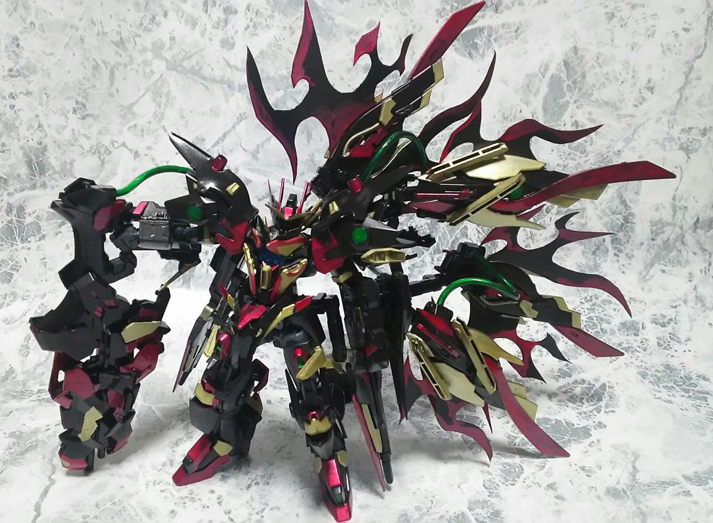 フロントショット
翼のはトライバル調の炎が描かれている