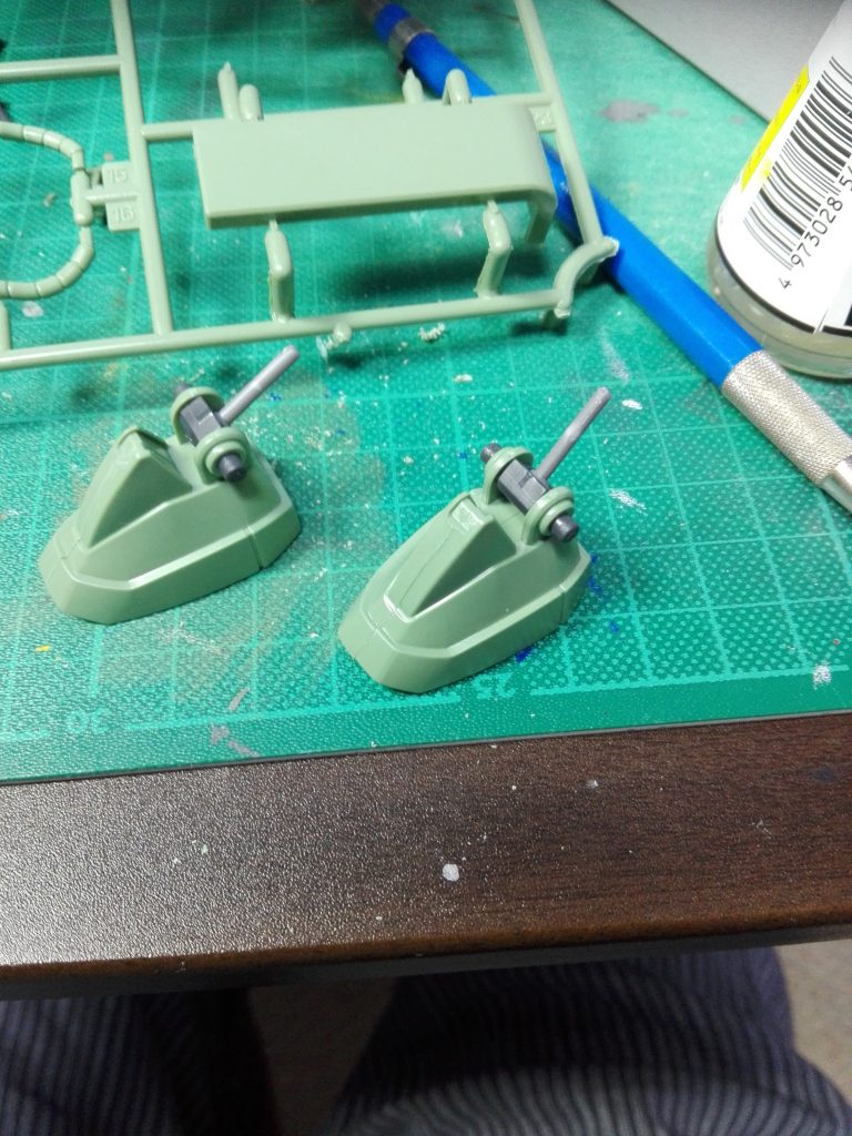 接地が厳しかったので、足首のみネットの作例を見てボールジョイントを入れました。