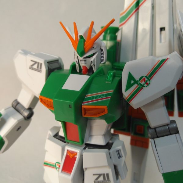 νガンダム　セブンイレブンカラー