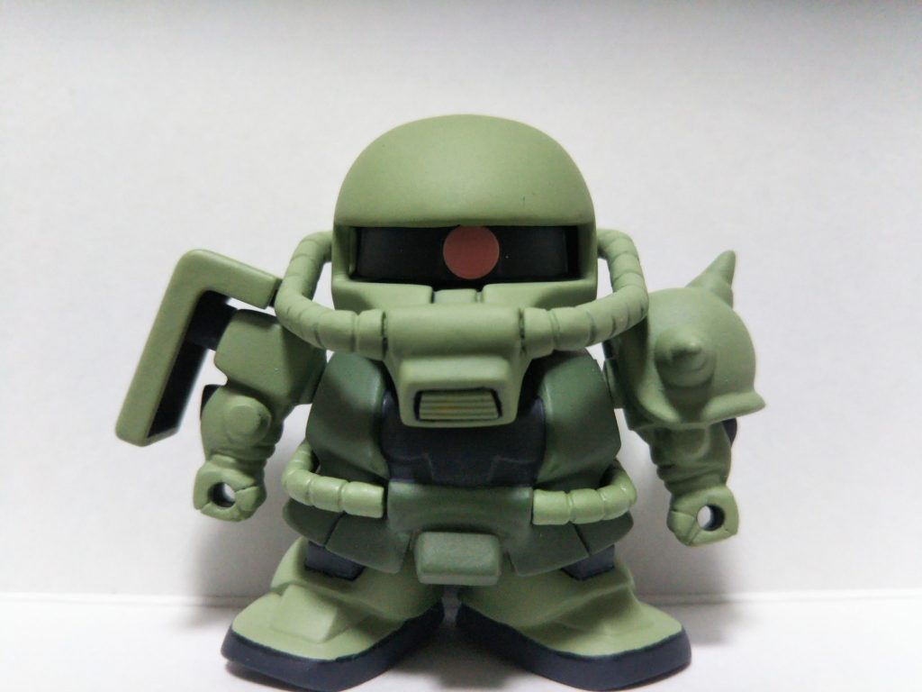 右肩の形を変更。
口の中ダクトはパーフェクトガンダムの胸パーツを貼り付けています。
バズーカのスコープ部分はピンク色の「おゆまる」を詰めています。