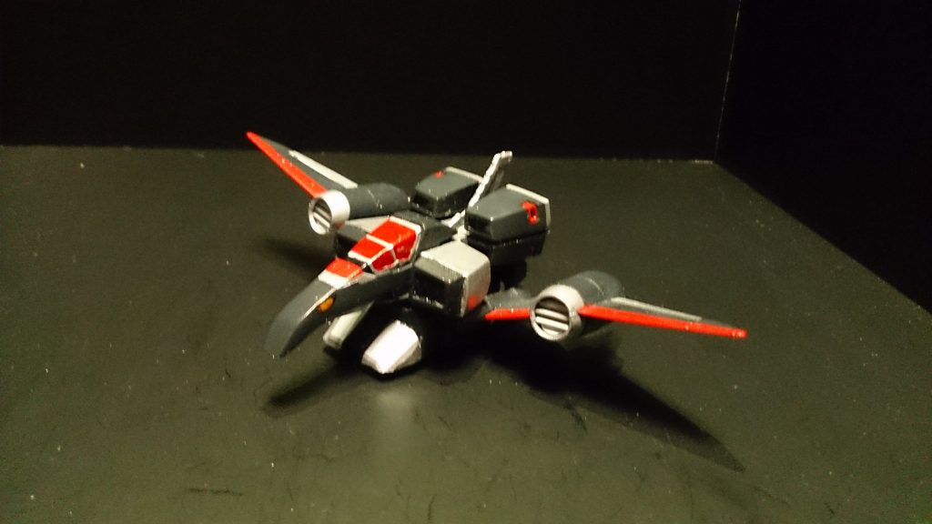 ダブルゼータのコアファイターをベースに色々ミキシングしてイーグルファイターっぽくしてあります。頭部には差し替え無しで変形可能です。ストーリーガンプラチーム獣戦機隊のリーダー、フジワラ・シノブが操るガンプラ空中戦を得意とし小型ながら粒子を纏った特攻の威力は絶大