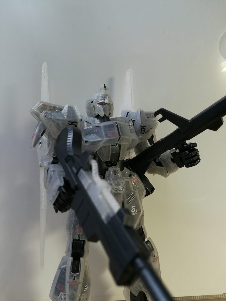 最後にお気に入りの一枚
以前GUNSTAさんは見る専だったのですが復活とのことで自分も投稿してみようと思い今回にいたりました。
今回、賛否両論分かれているクリアキットを使い簡単に仕上げてみましたが個人的にはかなり気に入っています。
次回はもう少し写真を上手く撮りたいですねー
以上ご拝見頂きありがとうございました
感想アドバイス等お待ちしております。