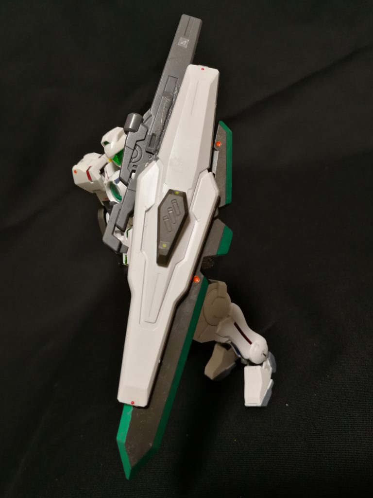 メイン装備はGNアームドシールド