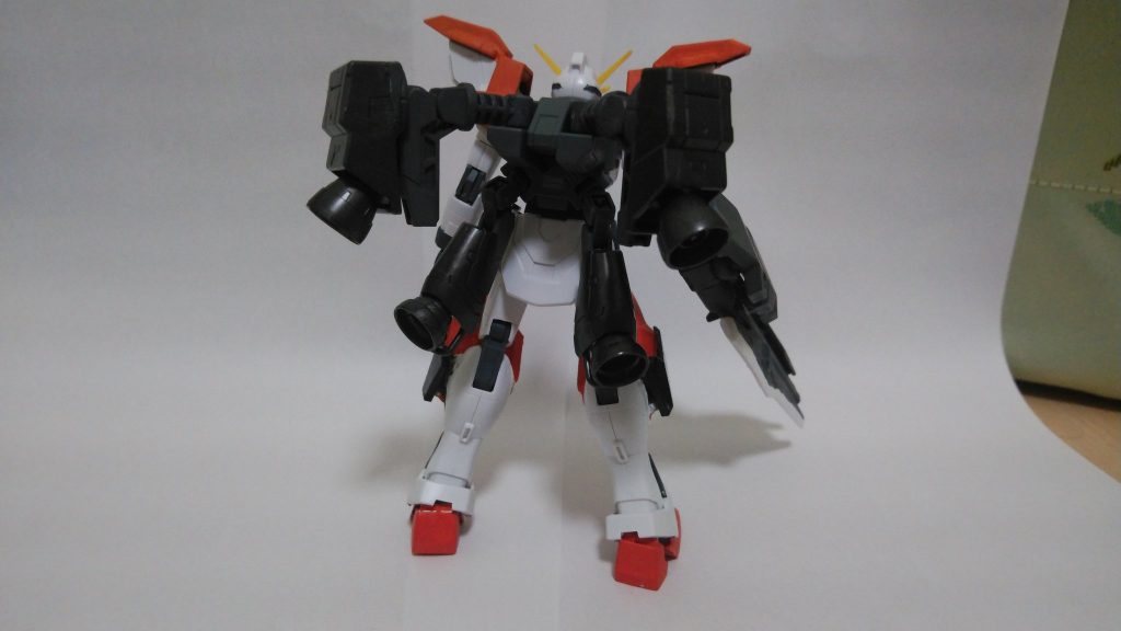 背面に集中した可動式の推進器で高機動型っぽい感じに。
