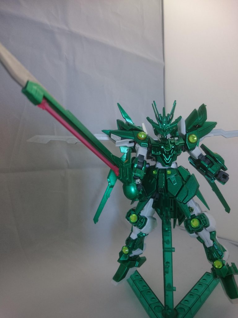 フィーネスパーダ
シュベルトゲベールの刀身部分とビーム・ザンバーの持ち手部分を使って製作した剣になります