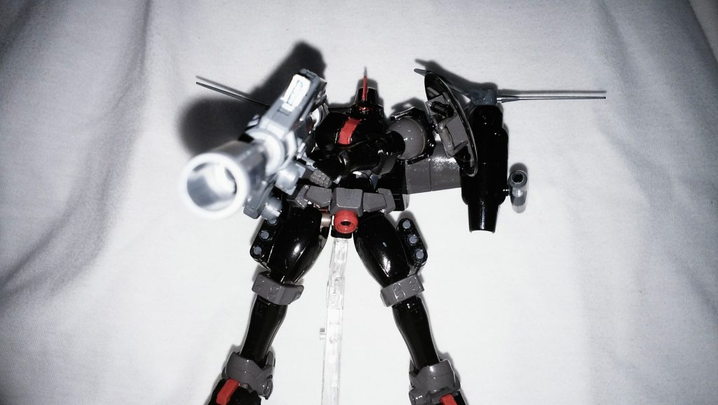 バズーカはビーム系にして砲撃、散弾、照射を使い分ける
火力が高い分他の武装との併用は不可