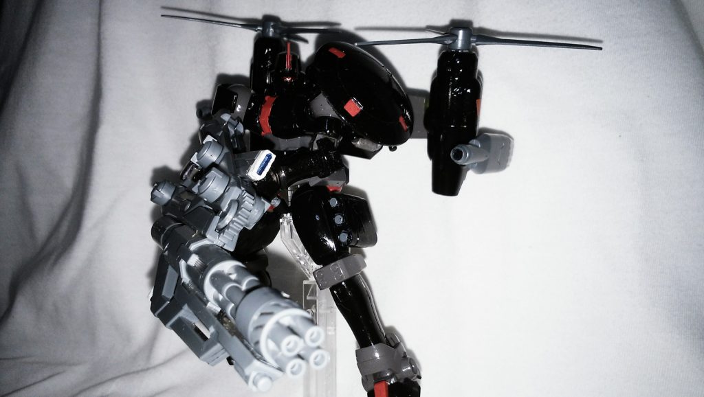 スピニングブラスターはガトリングとバズーカを選択
ガトリングの弾幕は牽制、制圧戦にも有効でビームキャノンやミサイルと併用して更に火力を高める