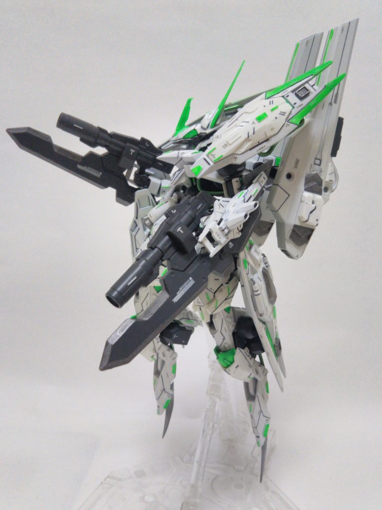 ガンブレード×2
四連式ランチャー×2