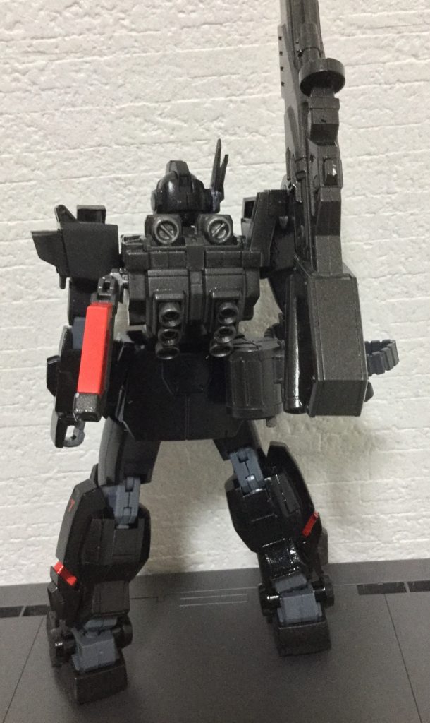 ランドセルはガンダム７号機の物で宇宙でも活動も可能となった。