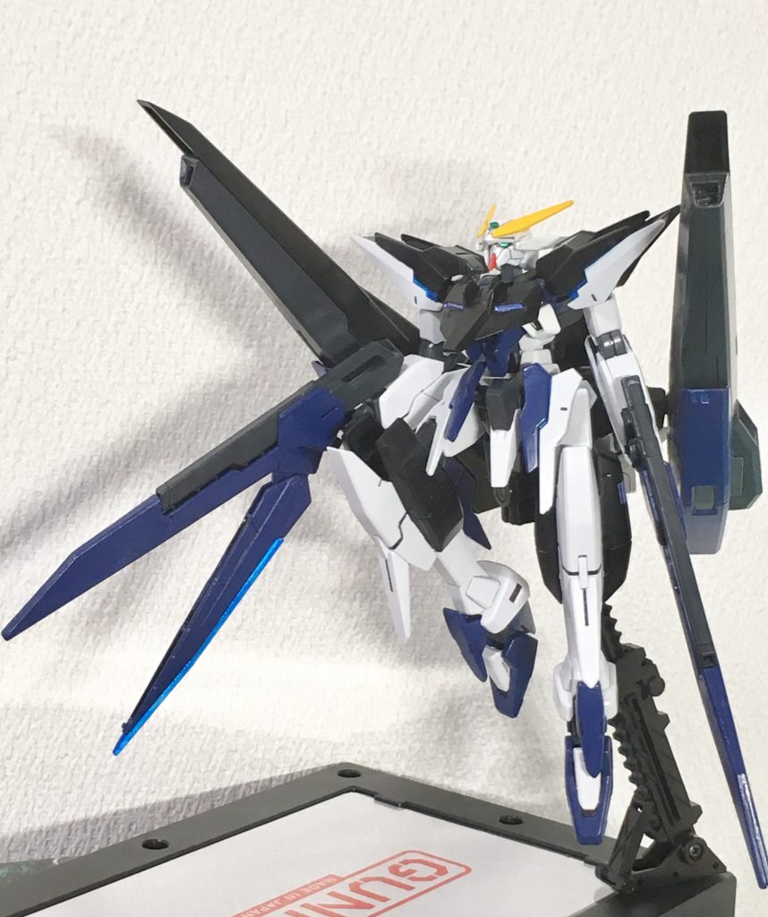 手の甲がポロポロ取れてしまうので接着したら、ライフルのソードモード時に柄を持たせられなくなっている事に後から気付く… Σ(゚д゚lll)