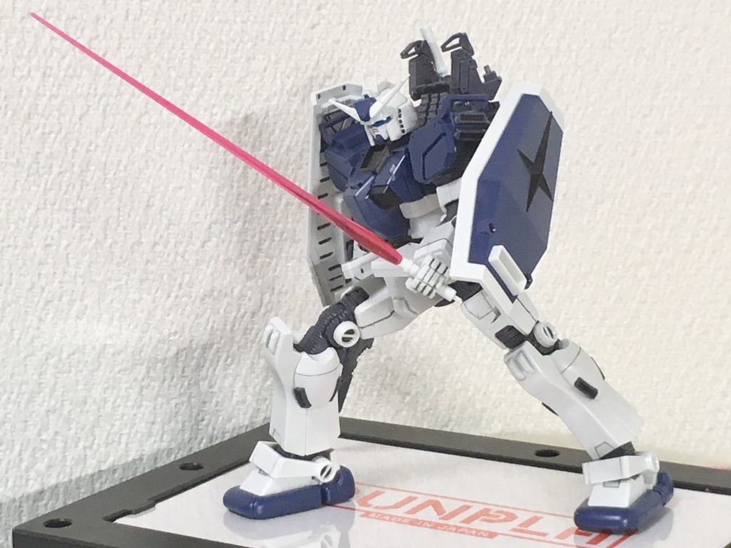 可動範囲はそこそこあるのでポーズはカッコ良くきまります。