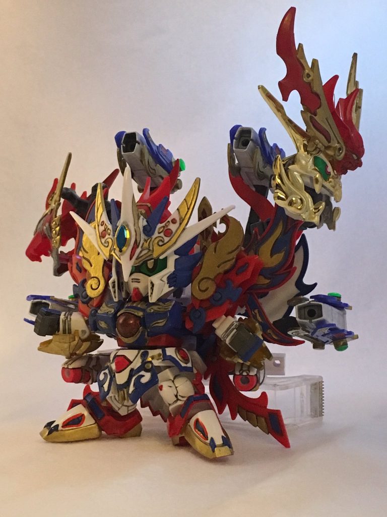 飛鳥王形態。鳥面を装備する事で飛行能力を有し、砲撃戦に特化した形態。
鳥面はモールドが細かい上に浅くて塗装が大変でした。