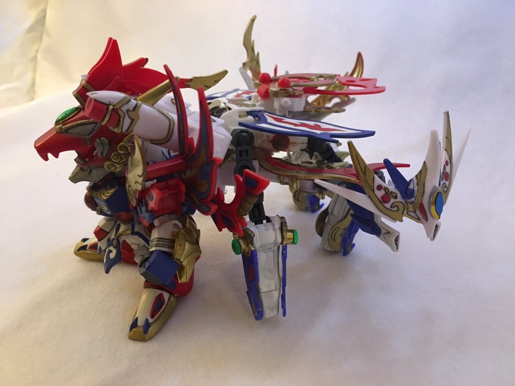 翔破王形態
獣面を装備し、地上での機動力の向上と術法戦を得意とする。鬼舞虎の脚部が展開した多脚獣モードで地上を縦横無尽に駆け抜ける。
ご覧いただきありがとうございました^ ^