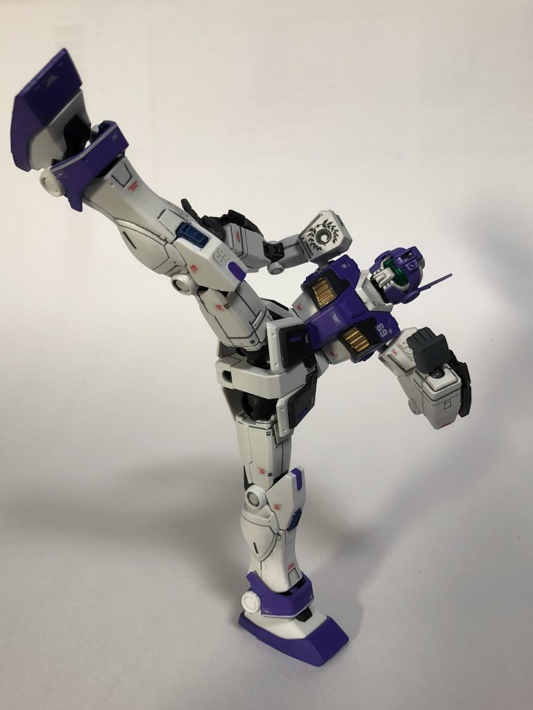 オリジン系のキットなので豊富な可動がウリです
このポーズは無加工で可能です。
ほんとすごい