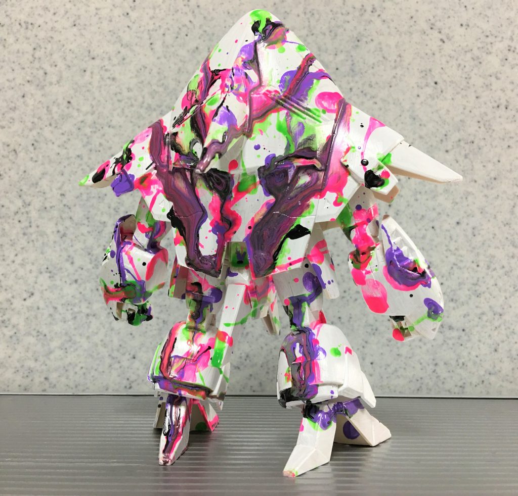 (   。・v・。)ﾉ つづいてドロッピング（絵の具を垂らしたりするモダンアート技法のひとつ）です。
。