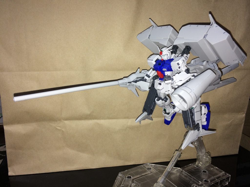 白いでかいのをしょってるのでタンポポ！