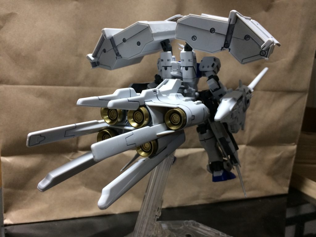 スラスターは金色にするのが好き！
おしりに着いてます