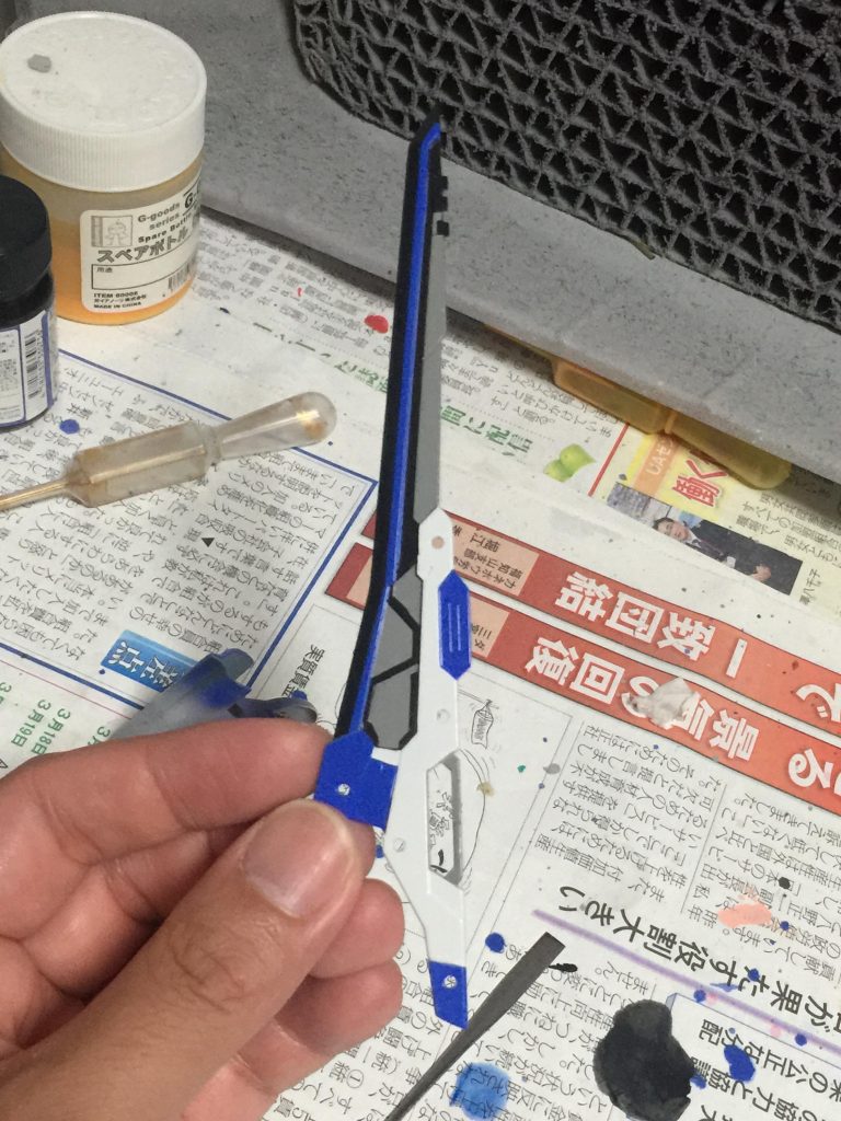 バスターソードの塗り分けはマスキングです、地獄でした…