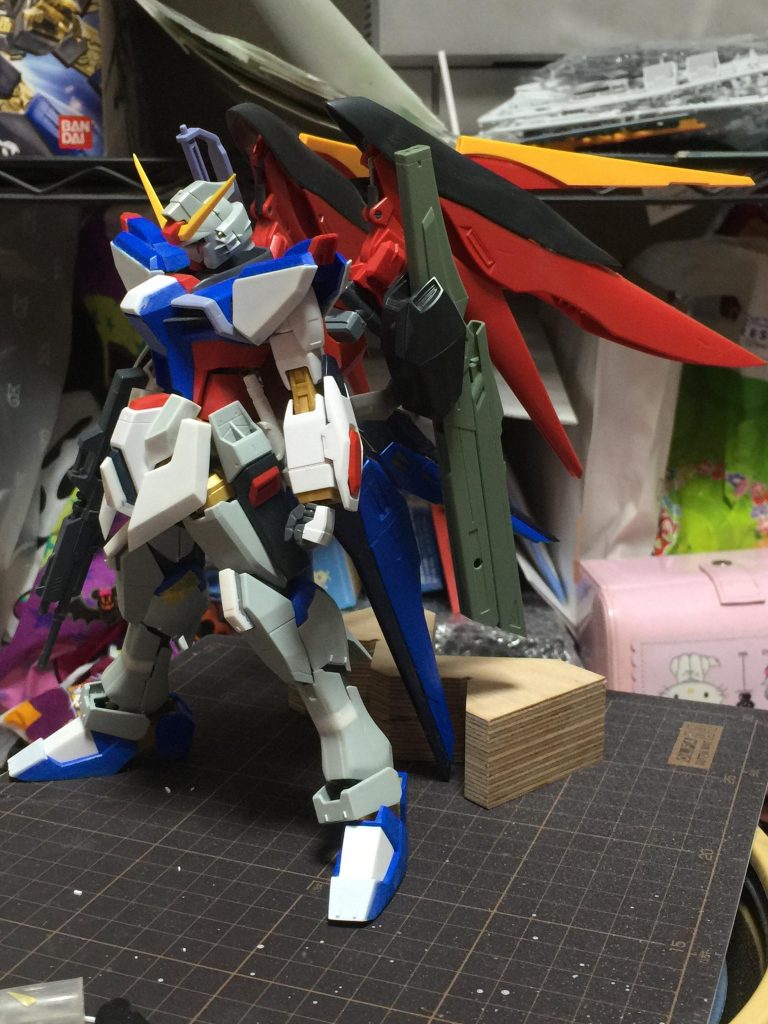 ほぼ完成状態ですが、この状態でインパクトが足りない…と数週間手が止まりました。