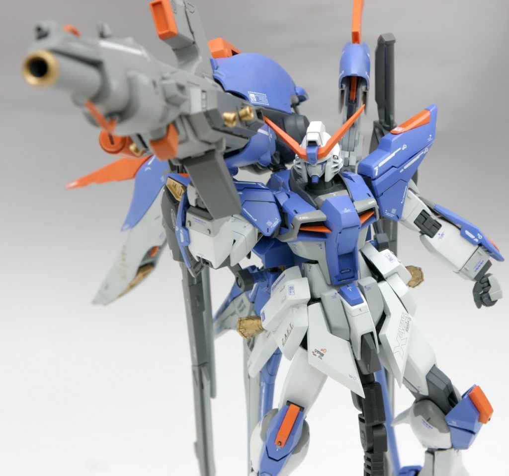 ハイパー・メガ・カノンはちゃんと構えられます。