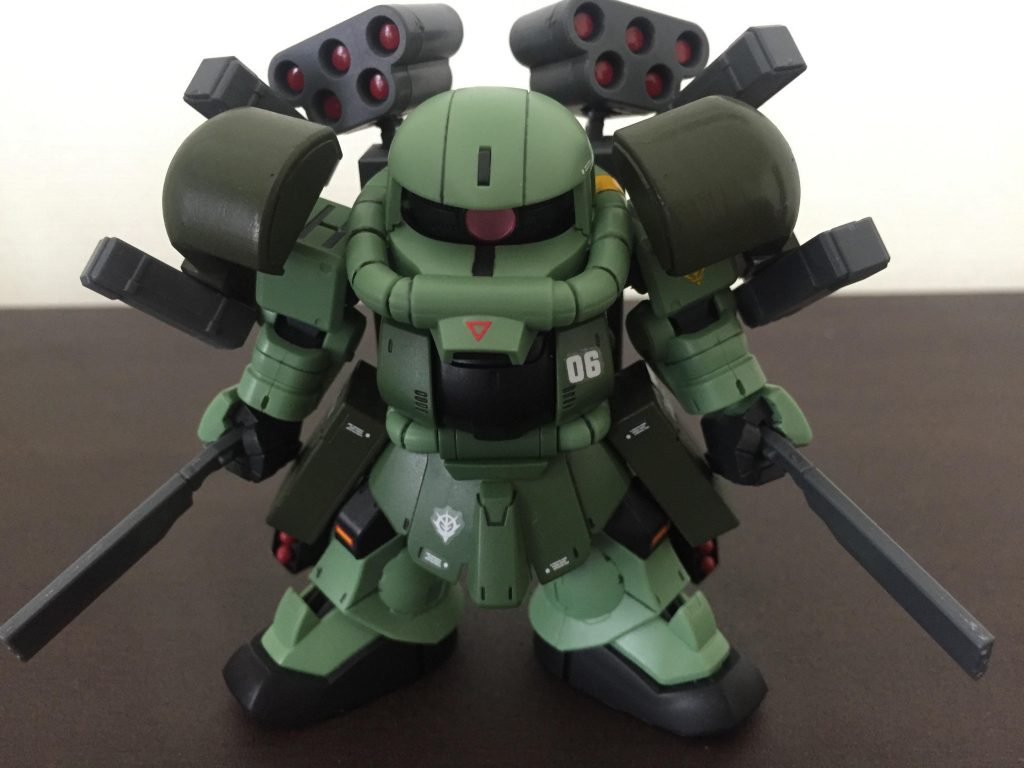 ナタを装備した状態。無改造で装備可能。