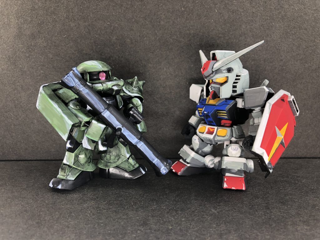 先日のザクさんとツーショットです。塗装の手法が違うので統一感がないな…w