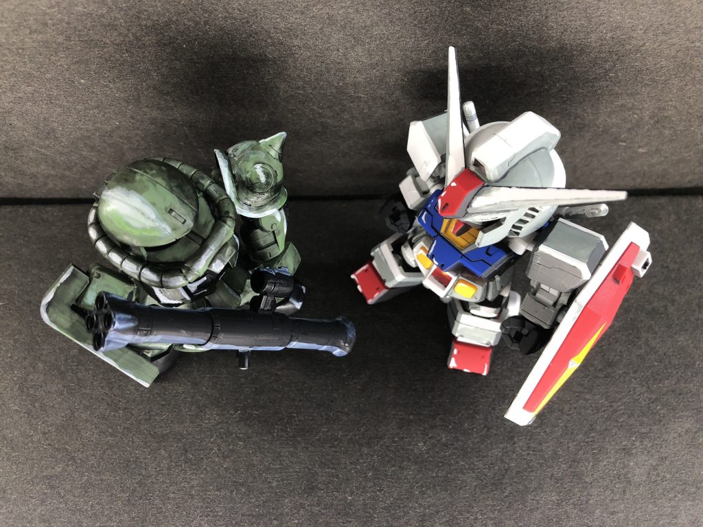 頭の上からこんにちは。