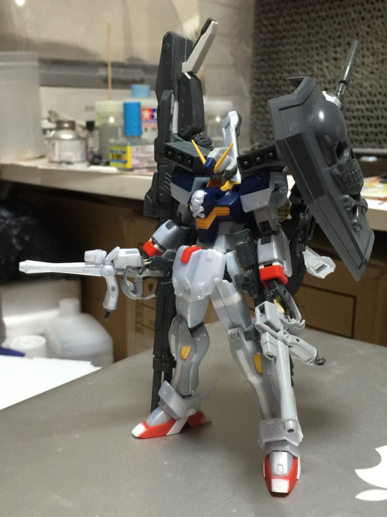 塗装前です、ある程度の改修箇所がわかるかと思います。
この状態からカラーリングとデカールワークでなんとかなるものなんだな…と学びましたｗ