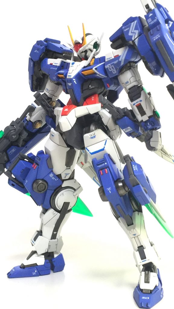 GNカタール、GNソード2ブラスター等のクリアパーツはRGのクリアパーツに比べ薄い色だったので
クリアグリーンにて色の濃度を調整しました。