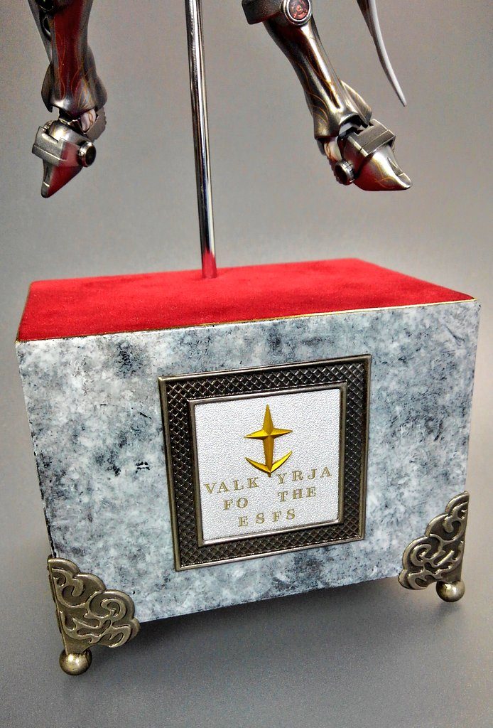 ④台座はラップ塗装。