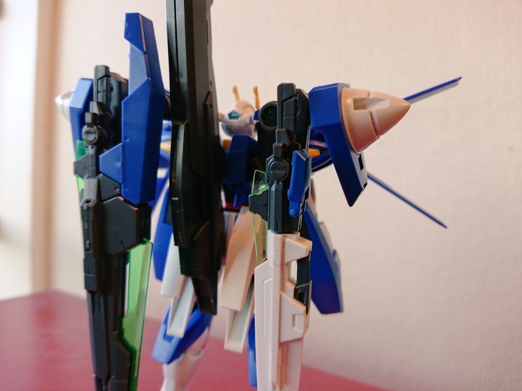 今までの機体と違い、武装を4種類まで減らしています。でもデカい。